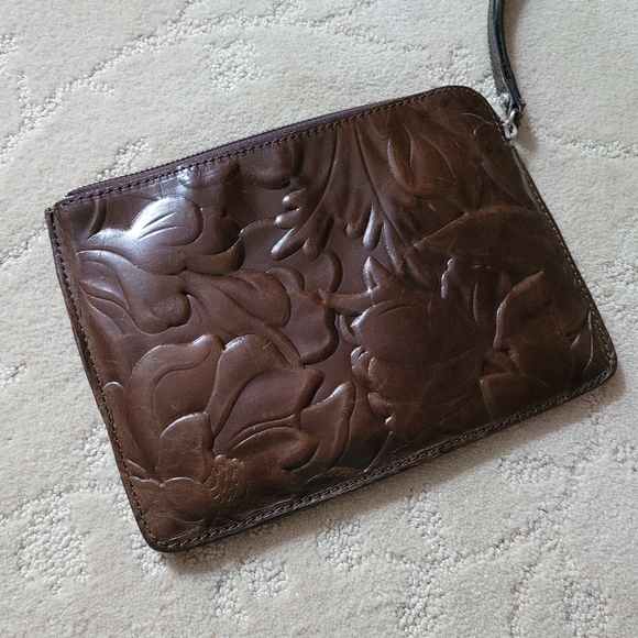 Wristlet - Picture 3 of 4